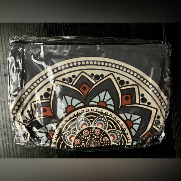 π€π 10/31 Boutiques Host Pick!!! NEW- Mandala-Inspired Makeup Bags ππ€ - Picture 15 of 16